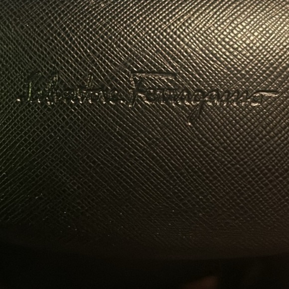 SALVATORE FERRAGAMO SUNGLASS CASE & CLEANING CLOTH - Picture 3 of 3
